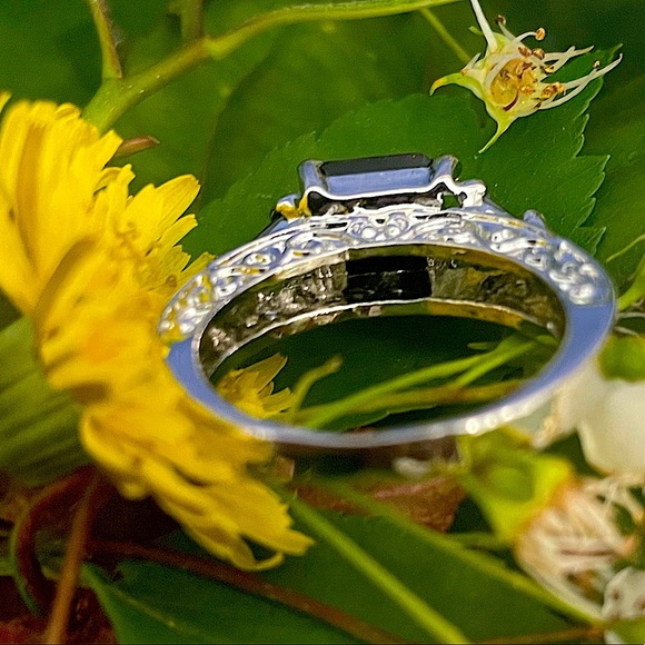 Asscher Charcoal Gem set in silver - Picture 8 of 12